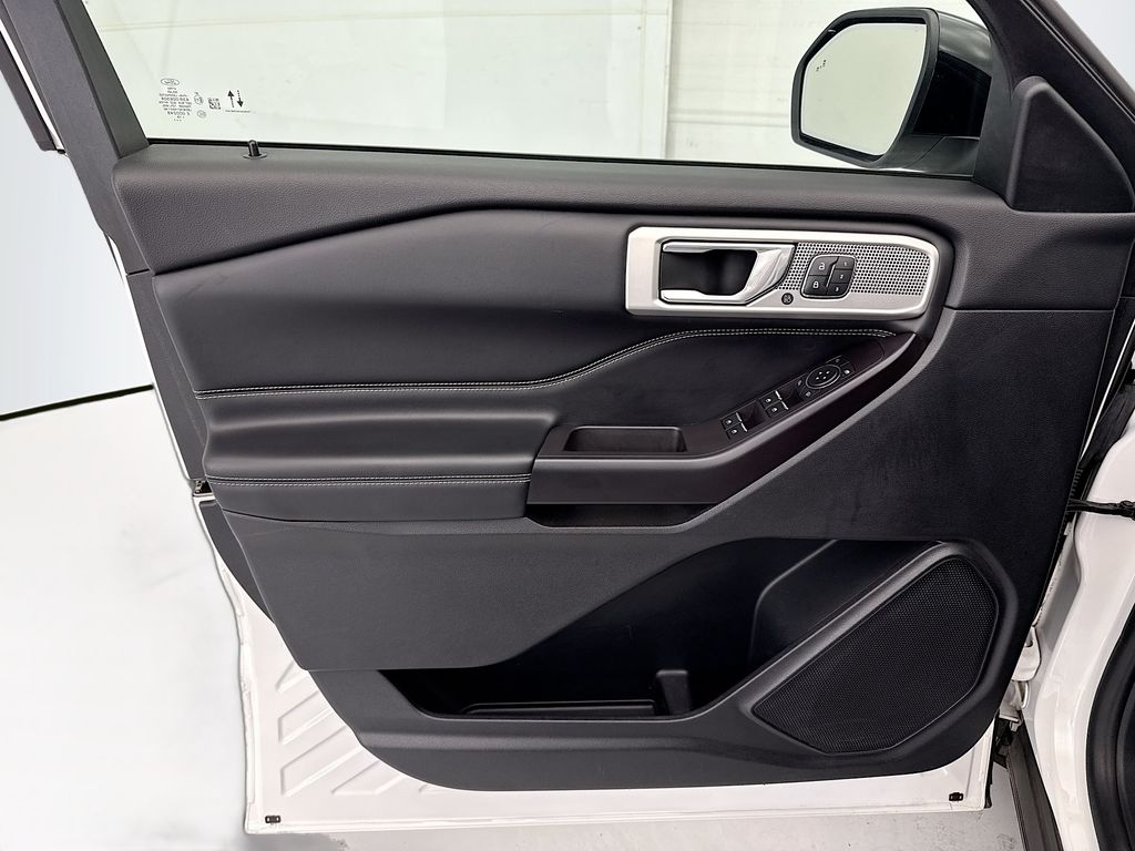 Thumbnail: 2020 Ford Explorer - 24