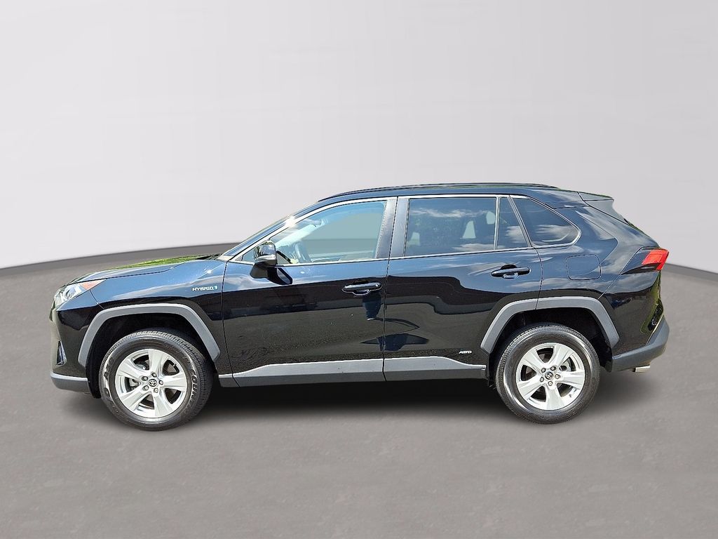 2021 Toyota RAV4 XLE 7