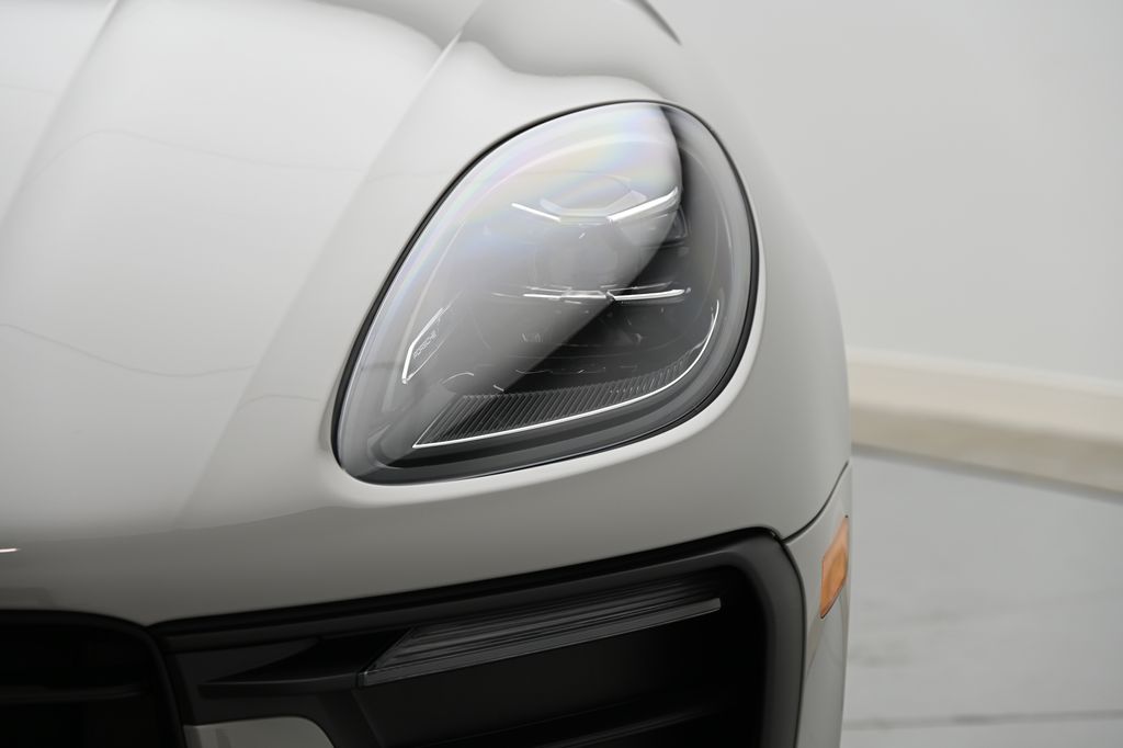 2024 Porsche Macan  10