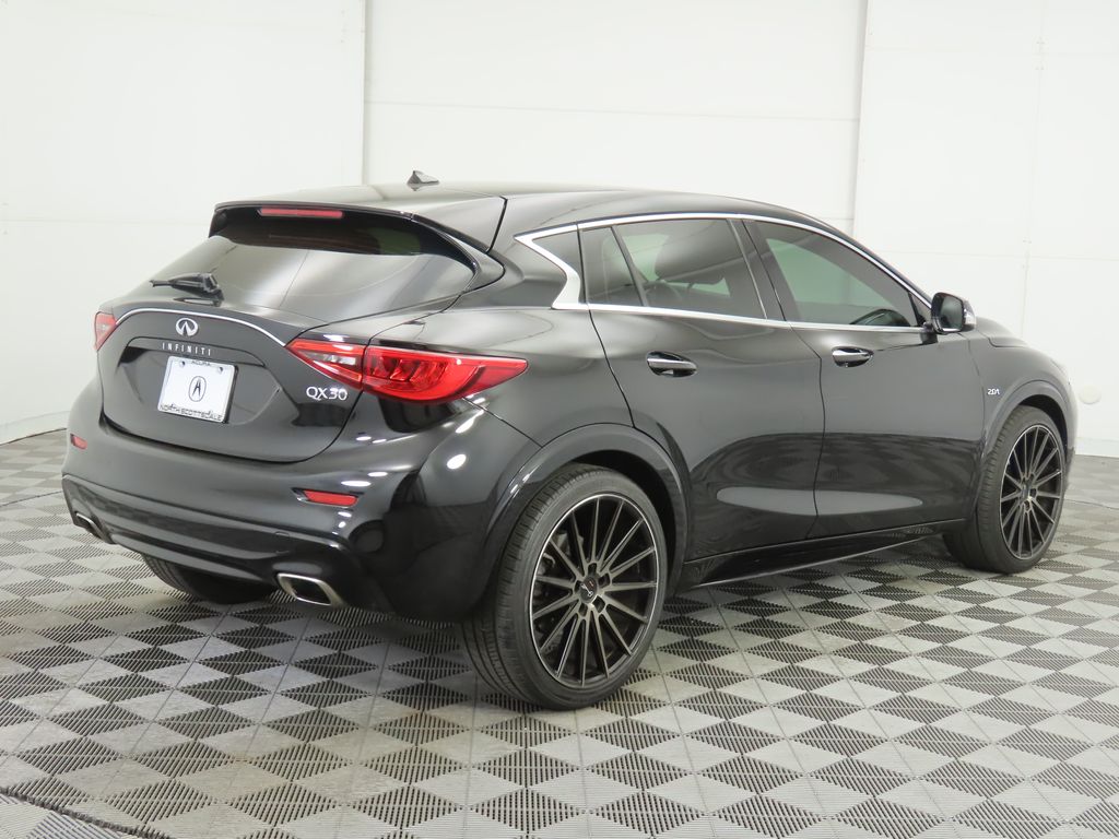 2018 INFINITI QX30 Luxury 5