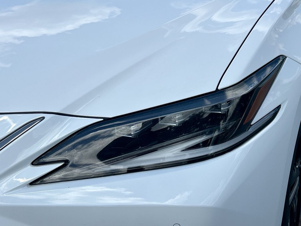 Thumbnail: 2023 Lexus ES - 26