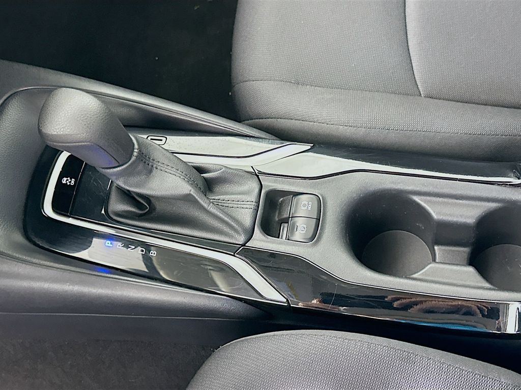 2022 Toyota Corolla LE 16