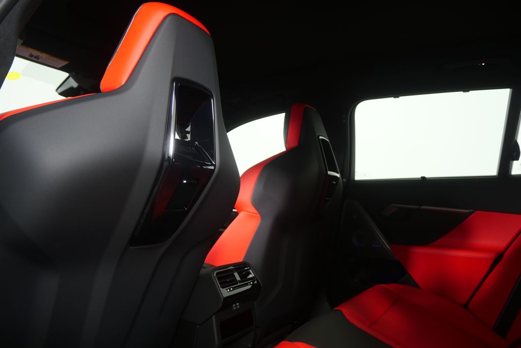 Thumbnail: 2027 BMW M5 - 16
