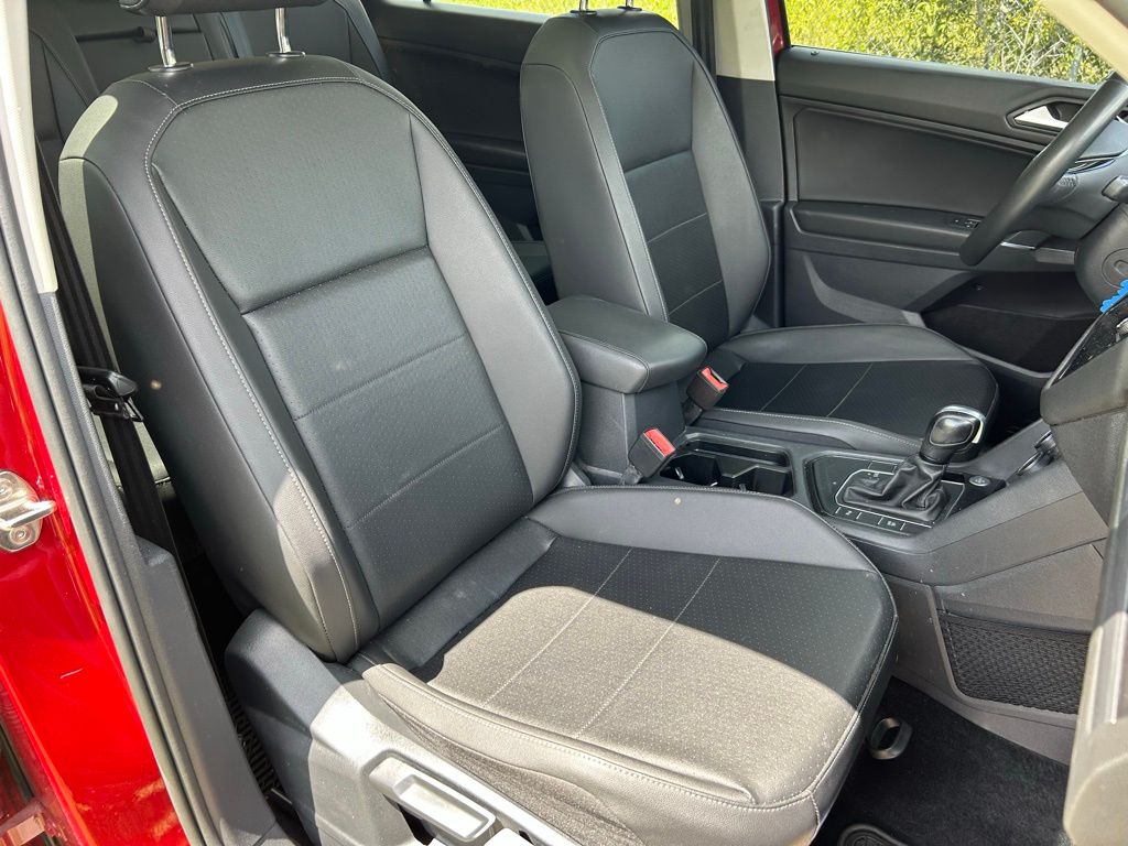 Thumbnail: 2020 Volkswagen Tiguan - 15