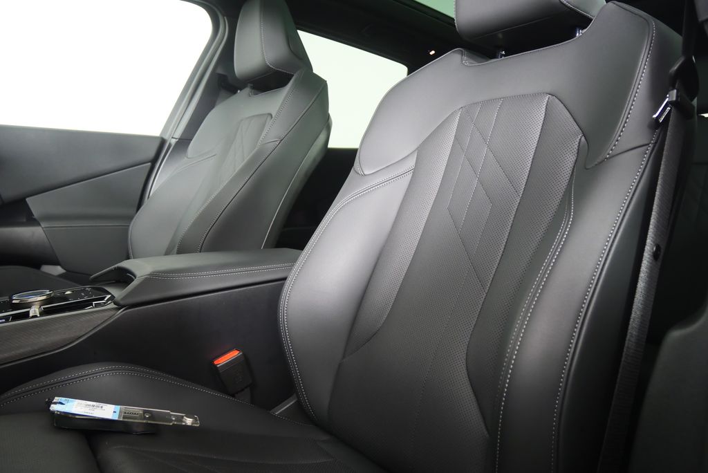 Thumbnail: 2025 BMW X3 - 10