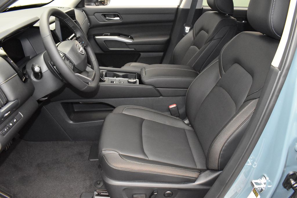 Thumbnail: 2026 Nissan Pathfinder - 12