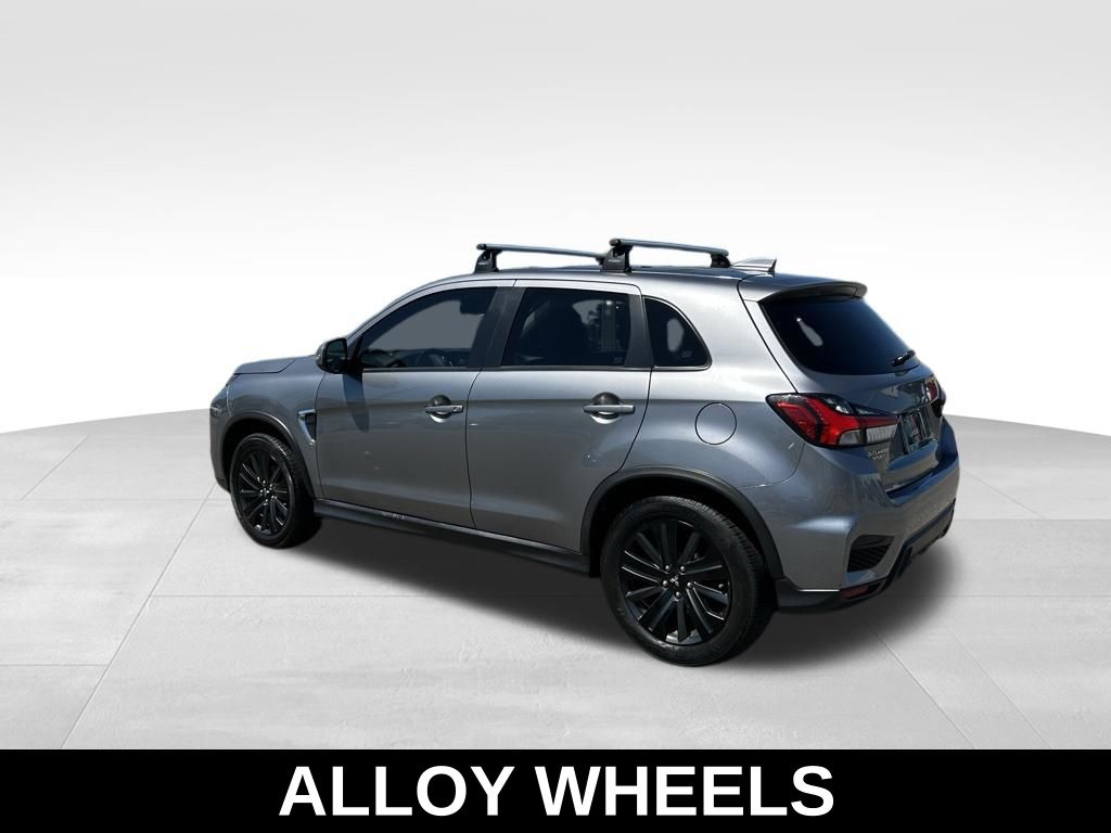 Used 2021 Gray Mitsubishi 2.0 SE image 3