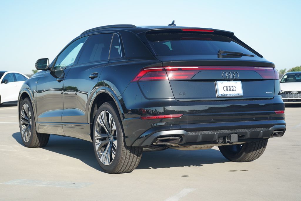 Thumbnail: 2026 Audi Q8 - 3