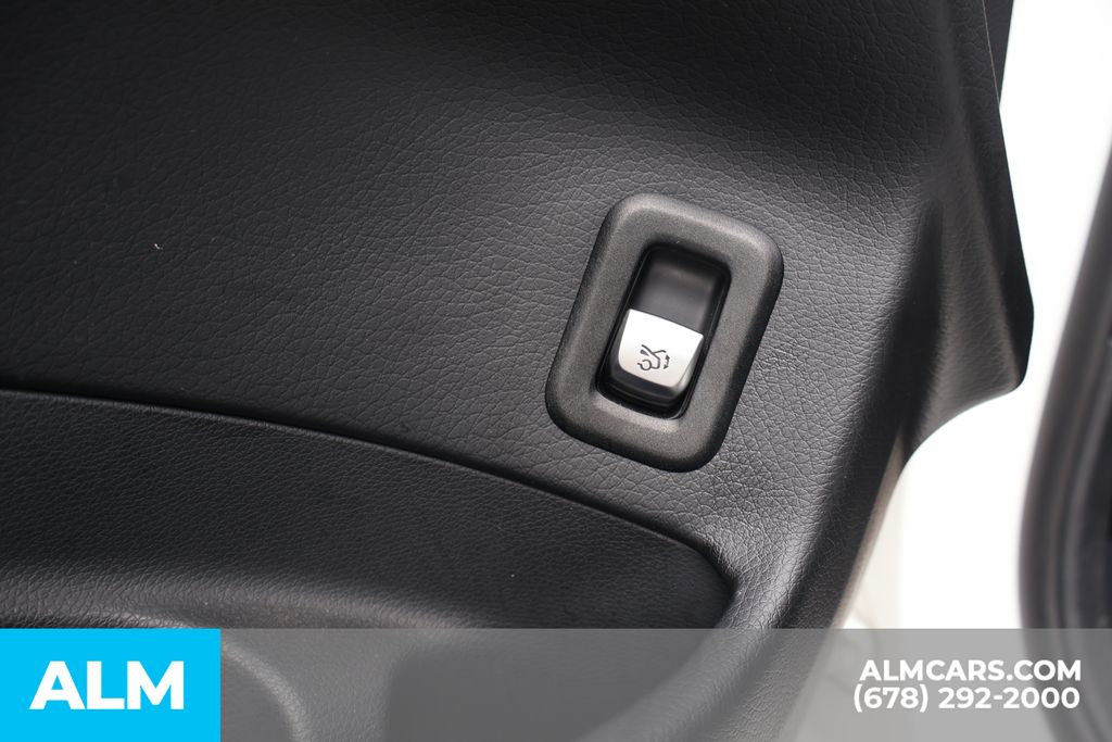 Used 2021 White Mercedes-Benz GLC 300 Coupe image 17
