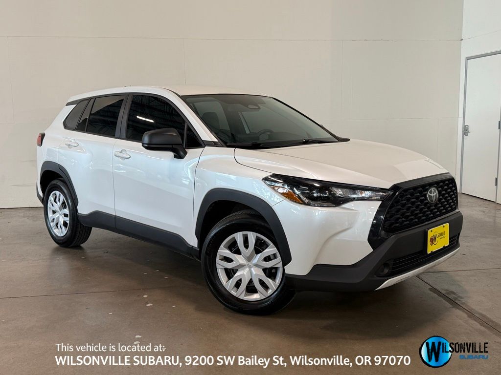 White (Wind Chill Pearl) 2024 Toyota Corolla Cross L FWD SUV / Crossover Front-Wheel Drive Continuously Variable Transmission