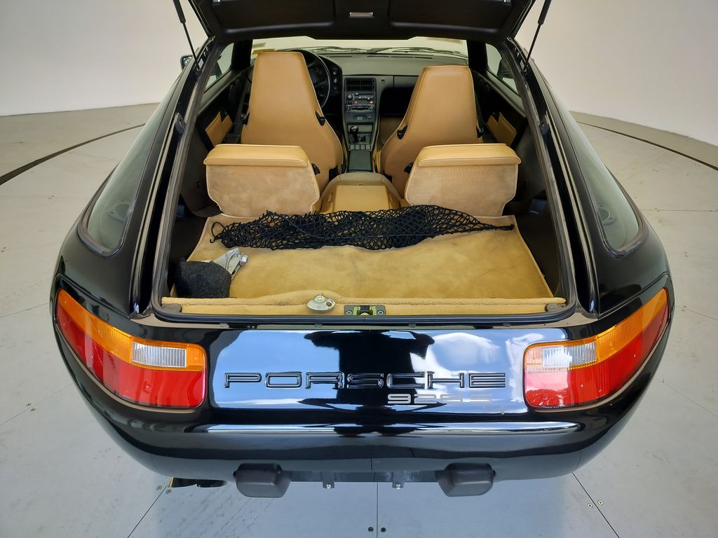 Thumbnail: 1988 Porsche 928 - 19