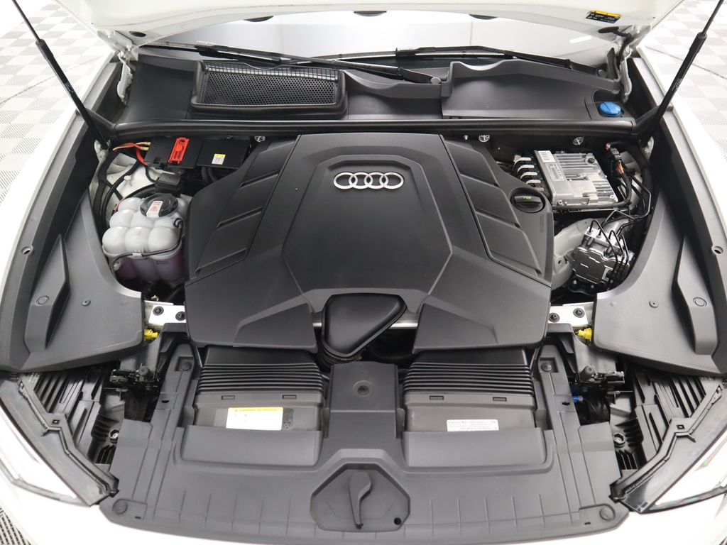 Thumbnail: 2022 Audi Q8 - 30