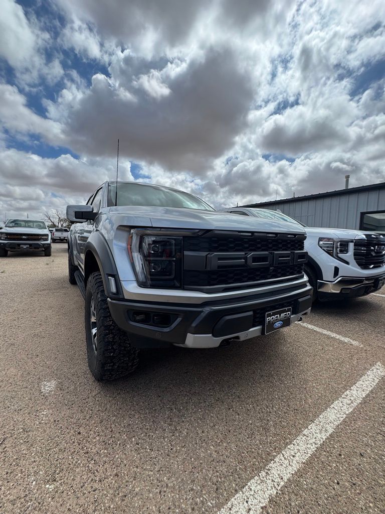 Silver Metallic 2022 Ford F-150 Raptor SuperCrew 4WD Pickup Truck Four-Wheel Drive Automatic