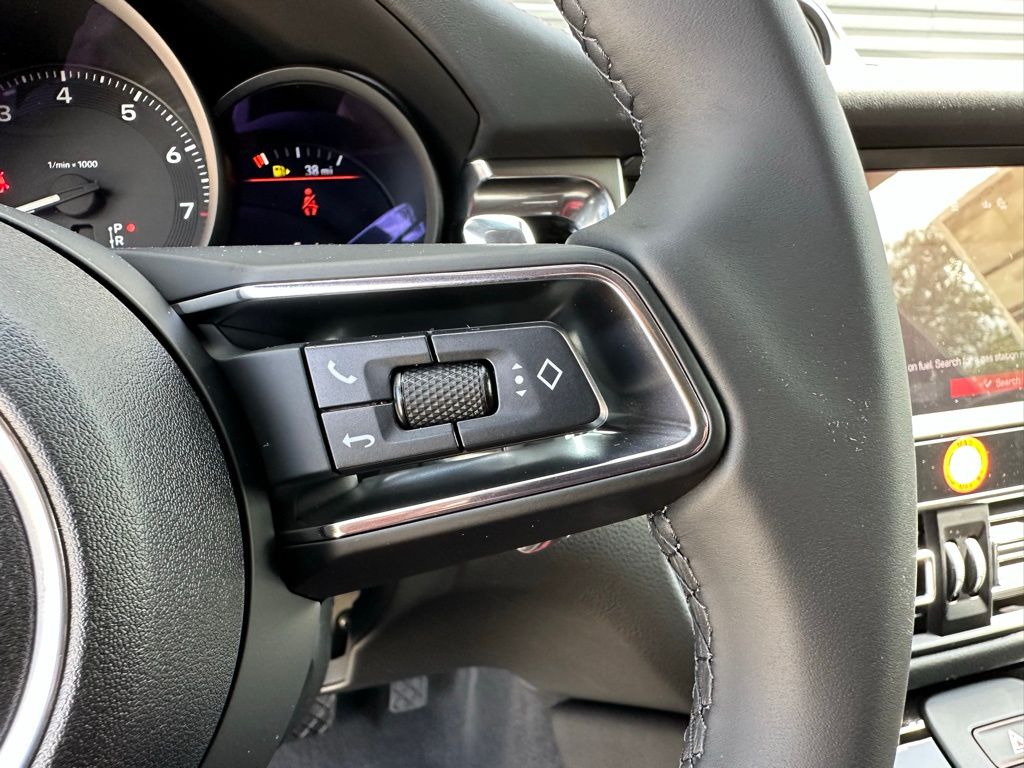 2025 Porsche Macan  20