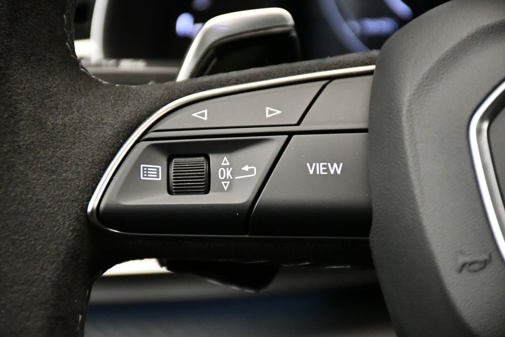 Thumbnail: 2026 Audi RS Q8 - 22