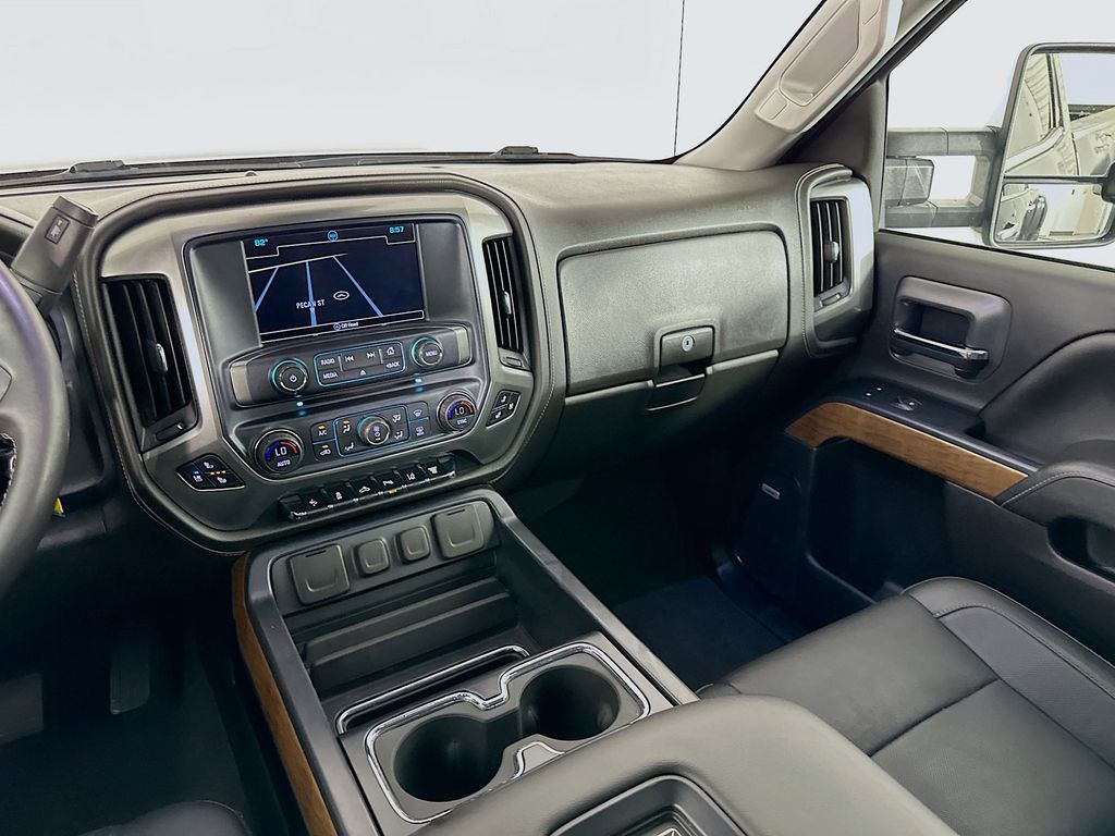 Thumbnail: 2019 Chevrolet Silverado 3500 - 23