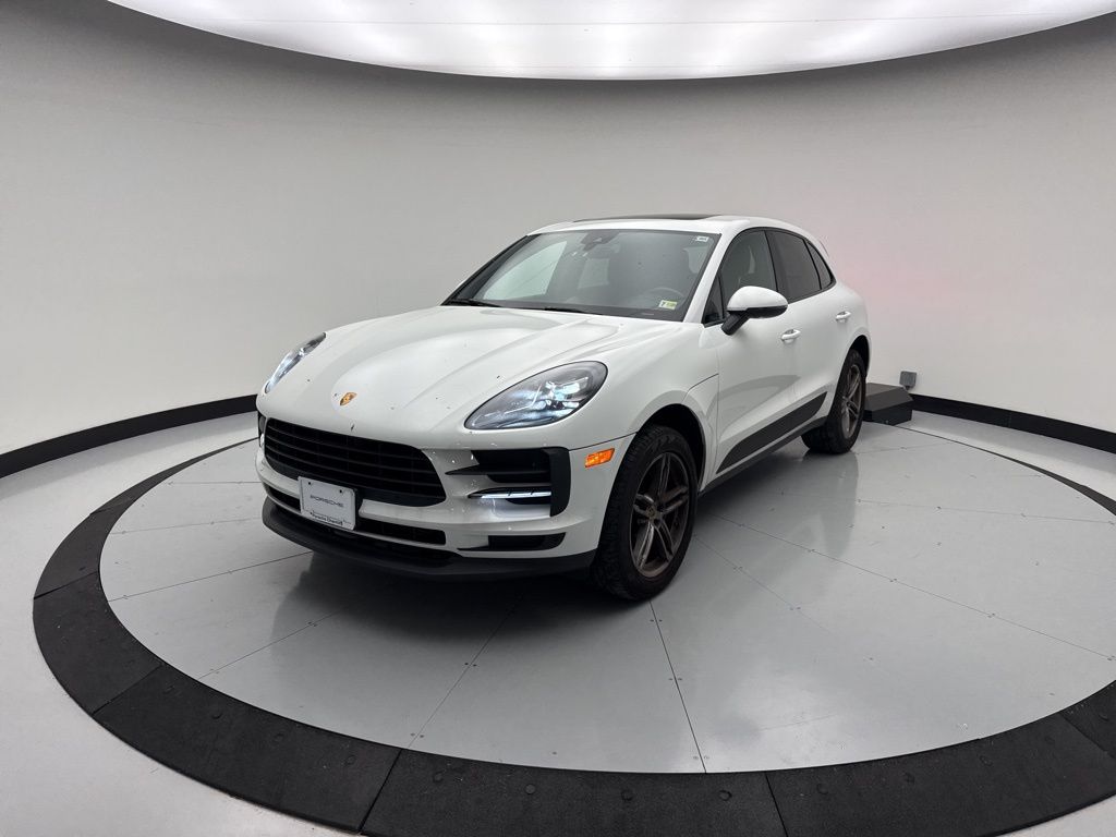 2021 Porsche Macan  -
                Chantilly, VA