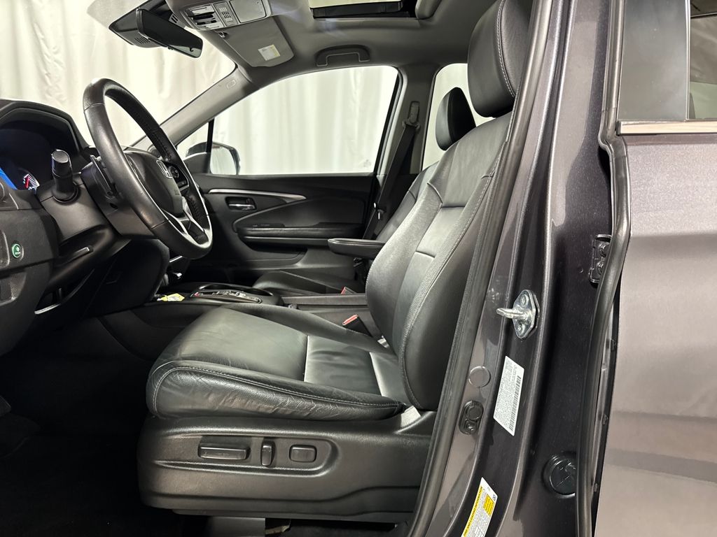 used 2022 Honda Pilot car, priced at $28,394