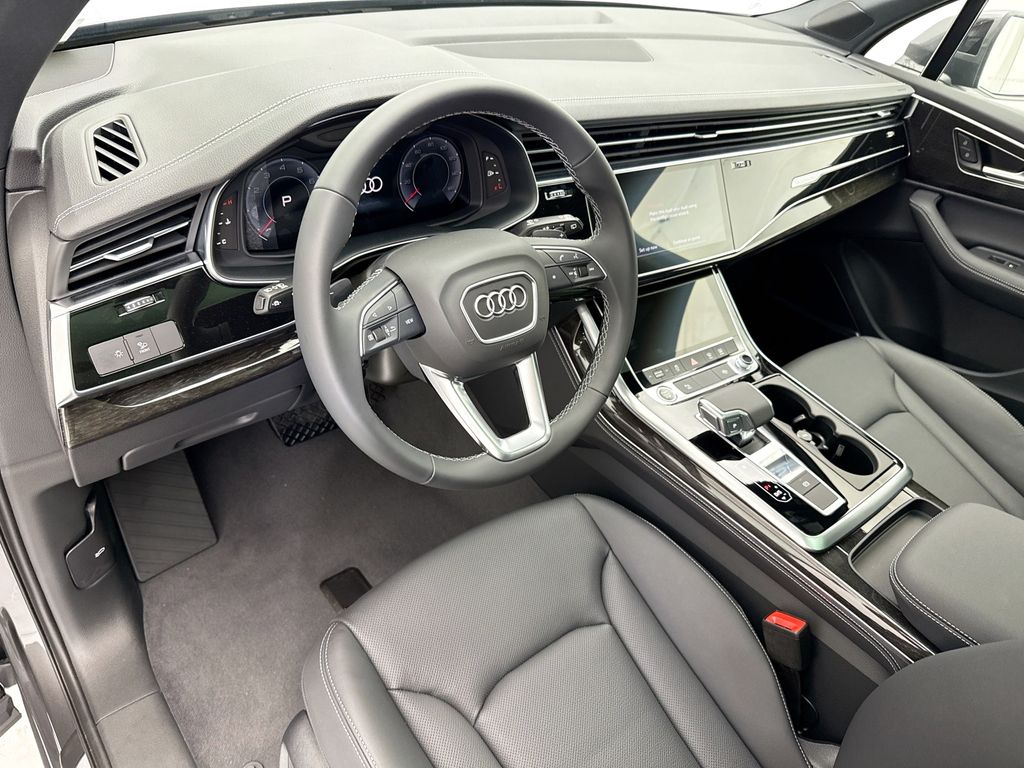 Thumbnail: 2026 Audi Q7 - 10