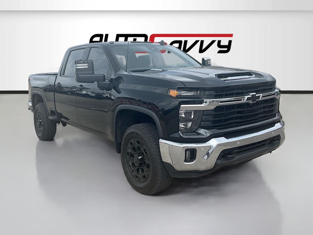 2025 Chevrolet Silverado HD LT 4WD Crew Cab Standard Box's photo