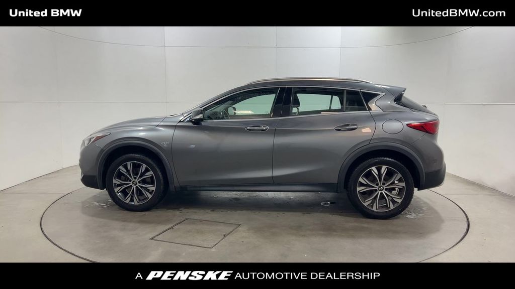 Thumbnail: 2017 INFINITI QX30 - 5