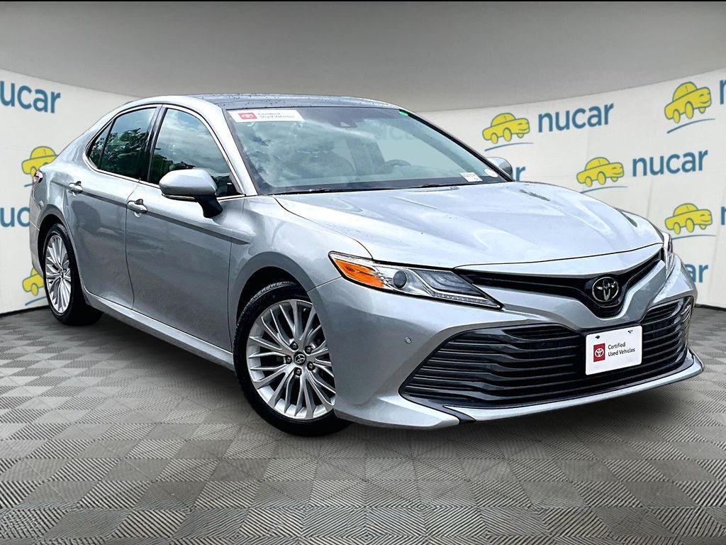 2018 Toyota Camry — photo 1