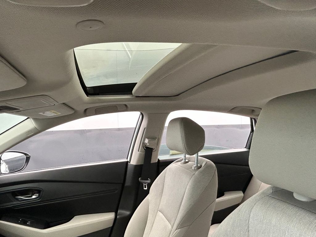 Used 2023 White Honda EX image 14