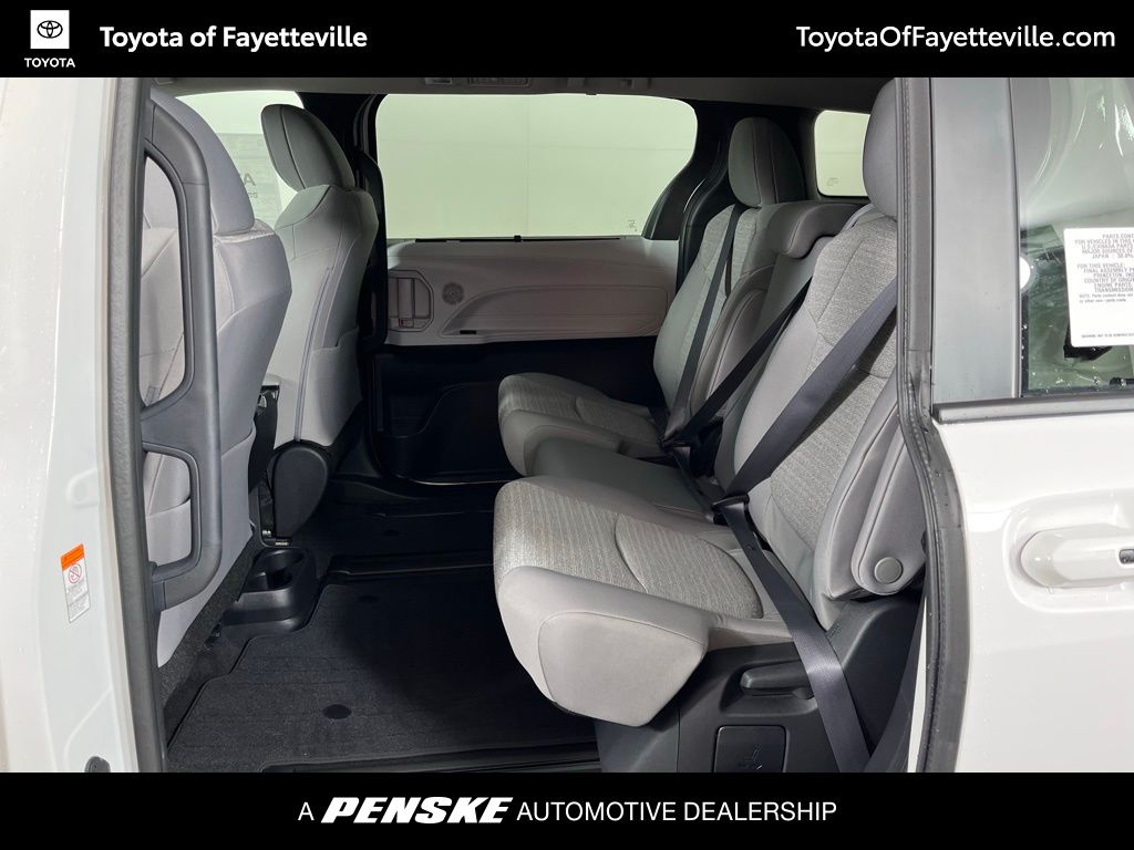 2025 Toyota Sienna LE 25