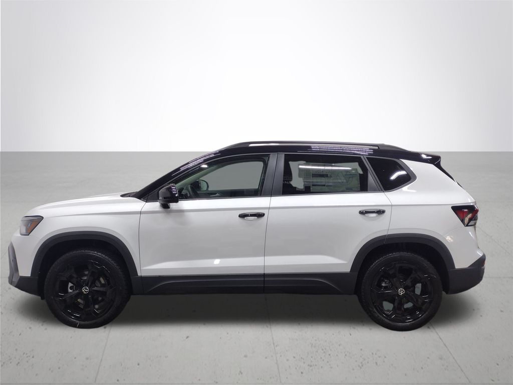 2025 Volkswagen Taos 1.5T SE Black