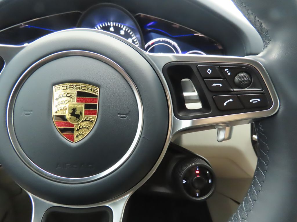 Thumbnail: 2020 Porsche Cayenne - 15