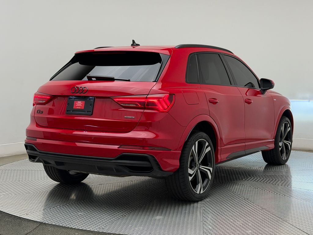 Thumbnail: 2023 Audi Q3 - 9