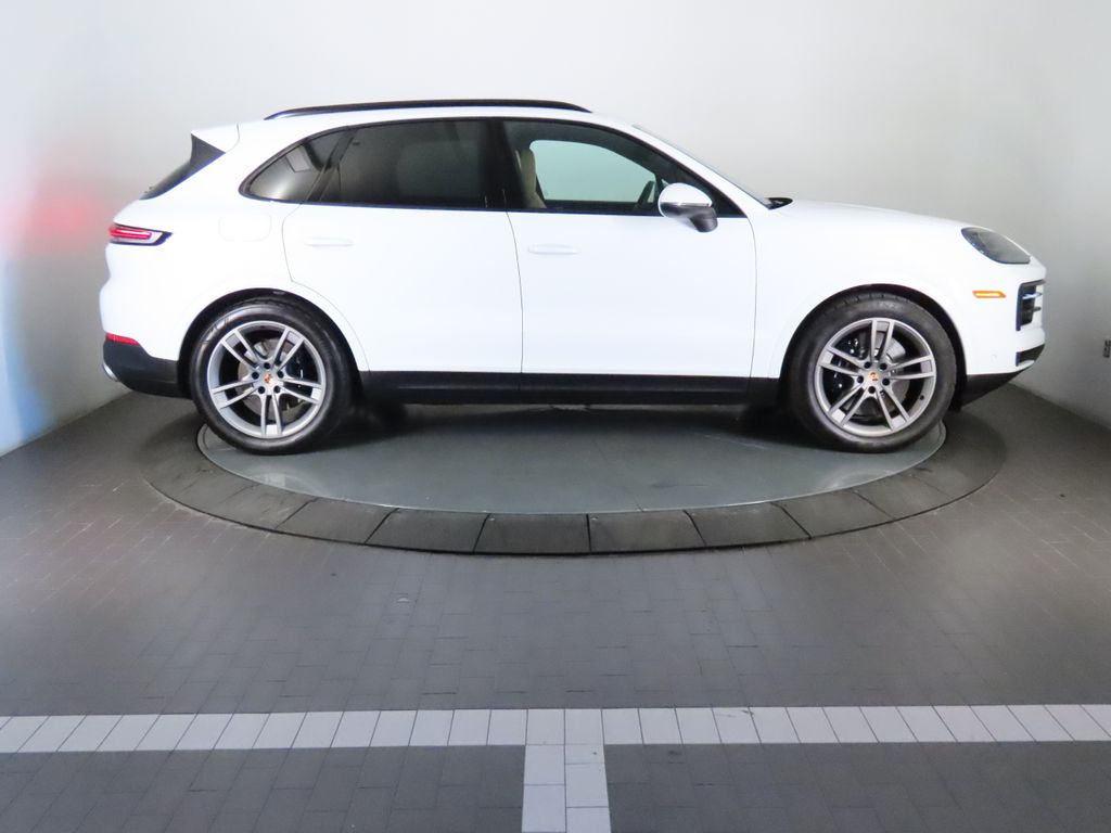 Thumbnail: 2025 Porsche Cayenne - 8