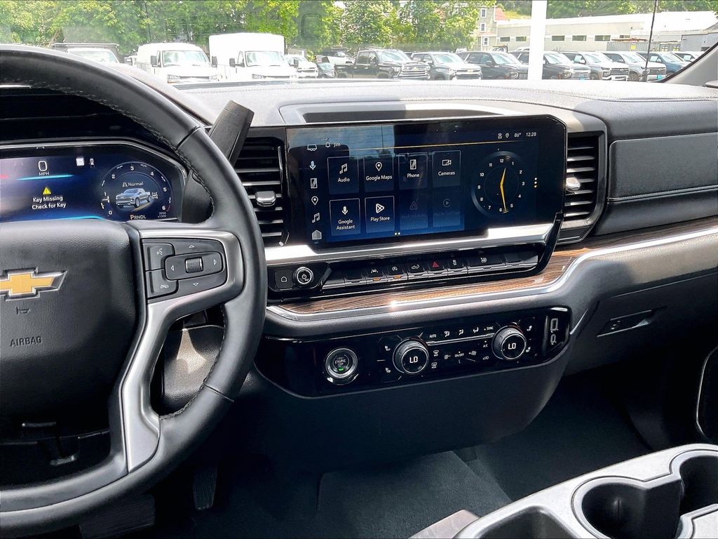 2023 Chevrolet Silverado 1500 — photo 18