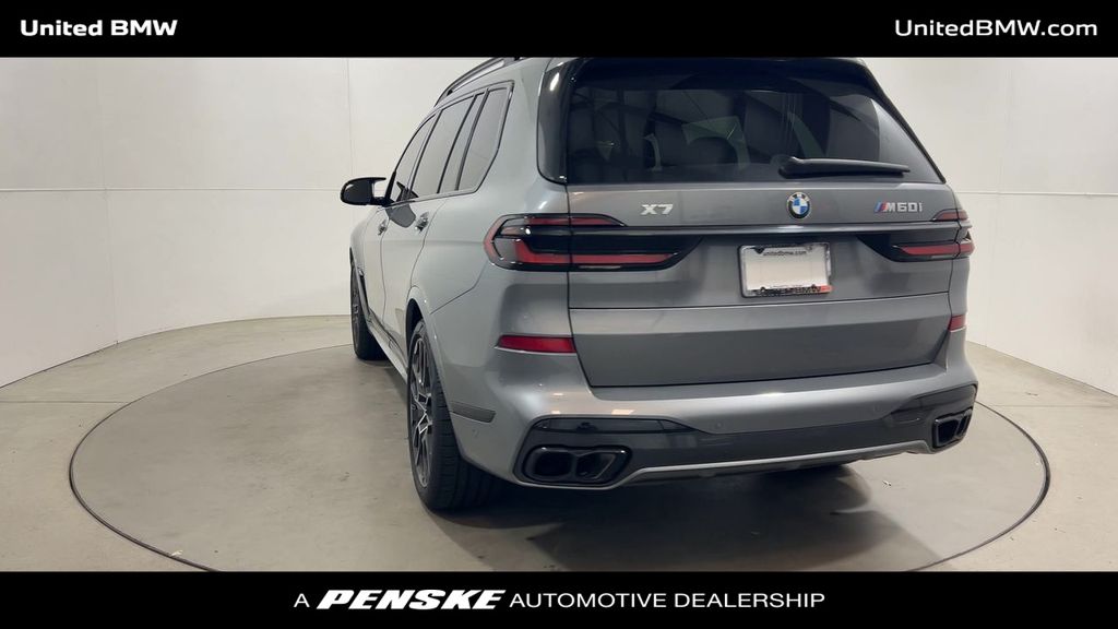 2025 BMW X7 M60i 7
