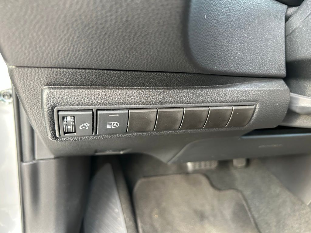 2024 Toyota Corolla LE 17