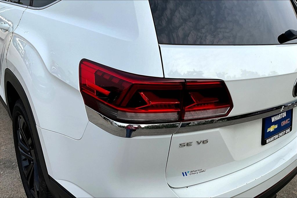 2021 Volkswagen Atlas 3.6L V6 SE w/Technology White at DeMontrond Auto Country