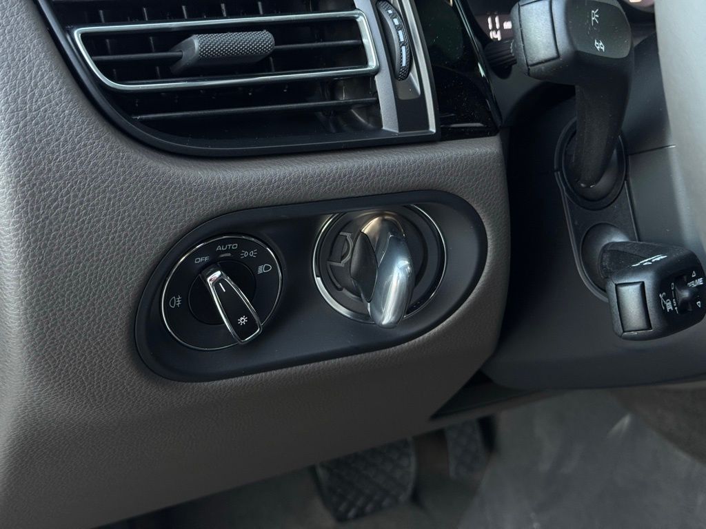 Used 2026  Porsche  image 25