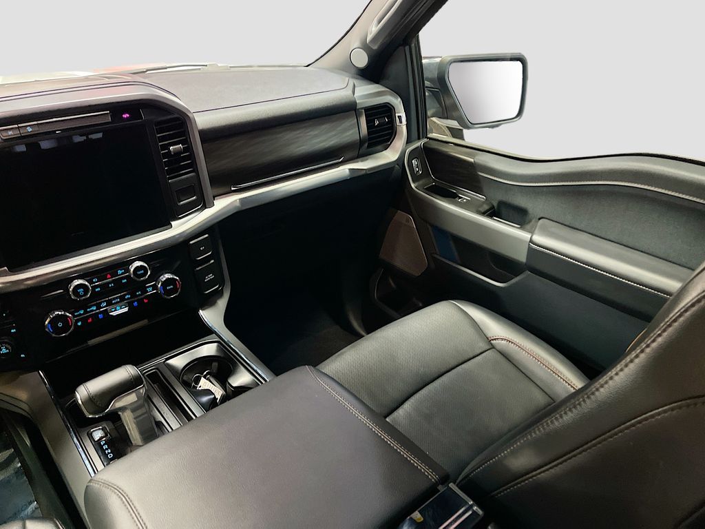 Used 2025 White Metallic Ford Lariat image 24