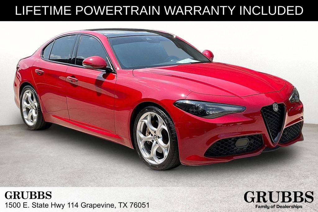 Rosso Competizione Tri-Coat 2021 Alfa Romeo Giulia Sedan Rear-Wheel Drive 8-Speed Automatic
