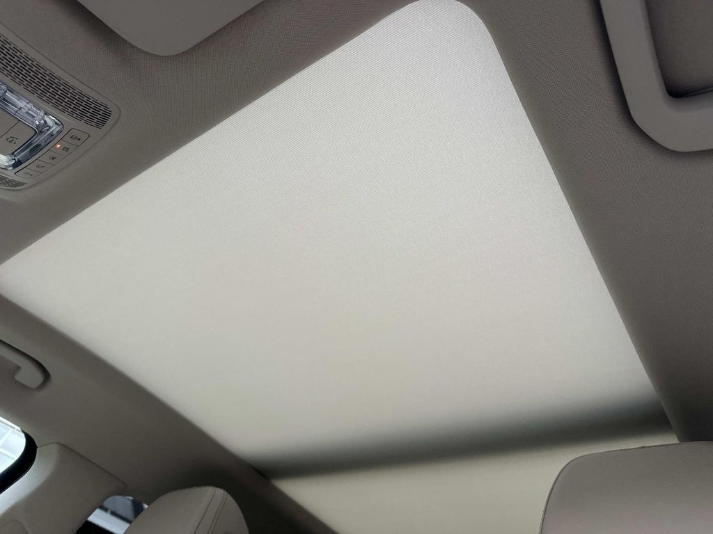 Thumbnail: 2024 Mercedes-Benz GLS - 32