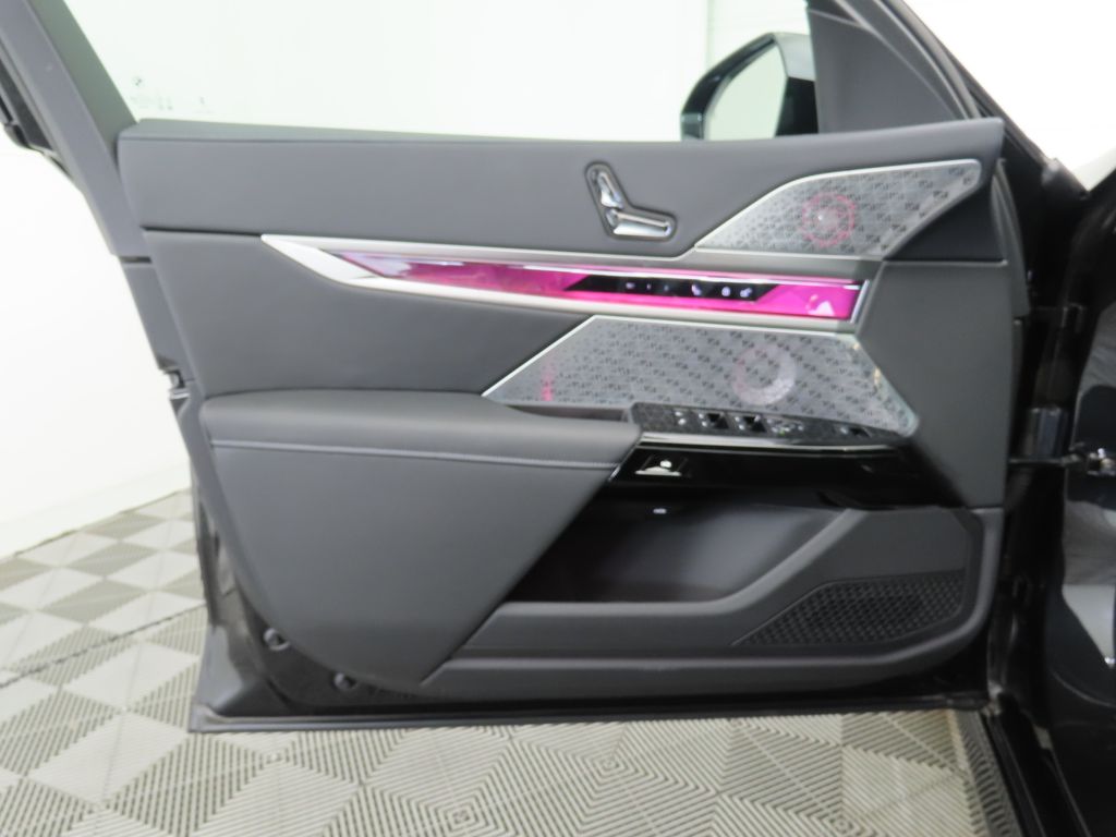 Thumbnail: 2026 BMW i7 - 23