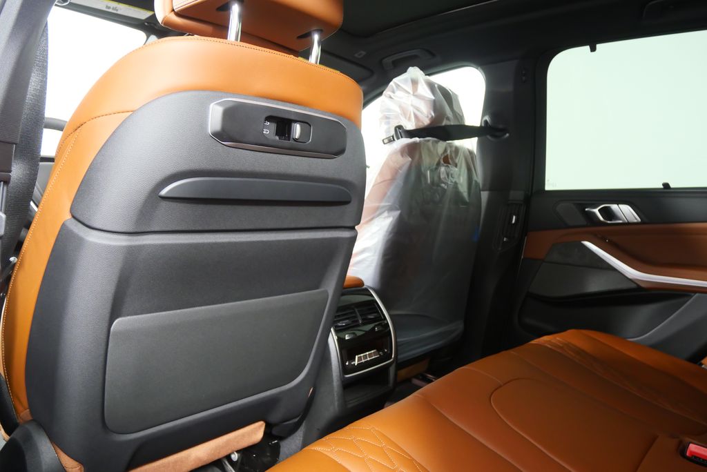 Thumbnail: 2026 BMW X5 - 16