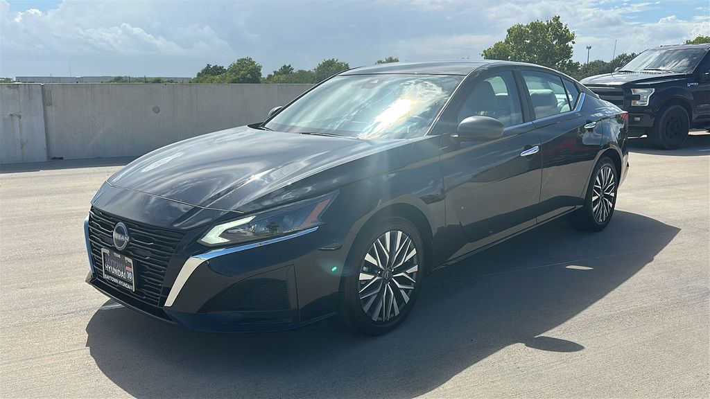 2025 Nissan Altima 2.5 SV Black at Durrett Motor Company