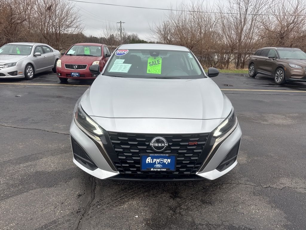 View vehicle photo 2