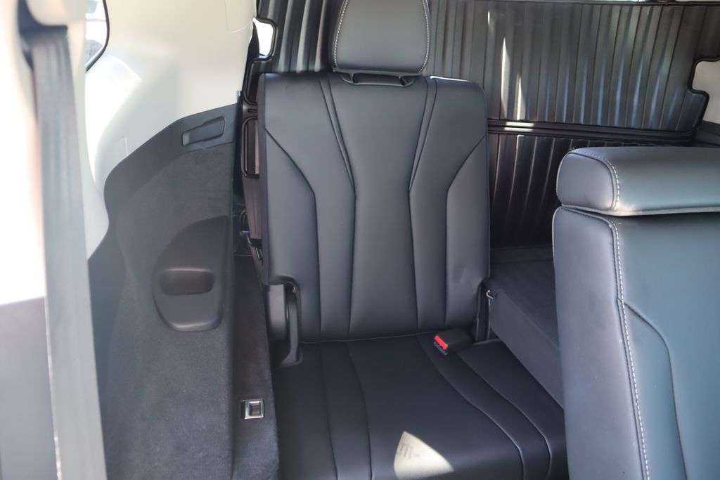 Thumbnail: 2023 Acura MDX - 22