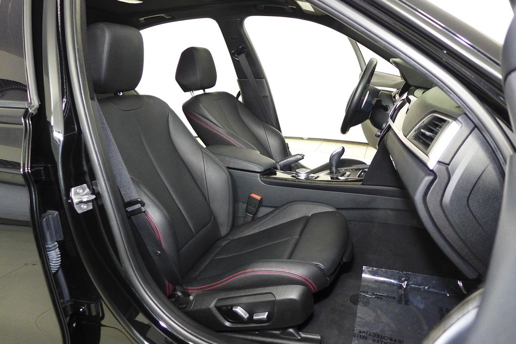 Thumbnail: 2016 BMW 3 Series - 19