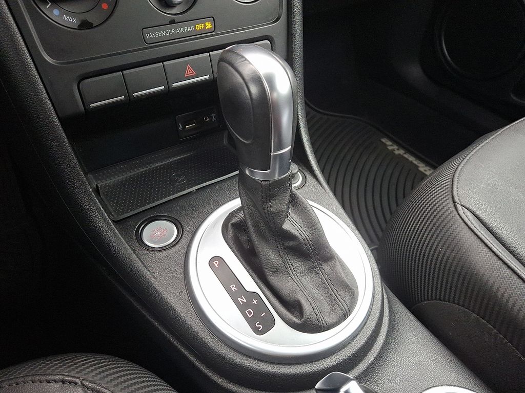 Thumbnail: 2018 Volkswagen Beetle - 14