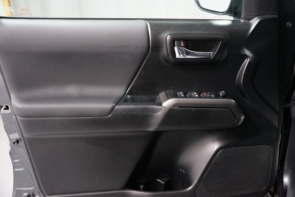 Thumbnail: 2021 Toyota Tacoma - 29