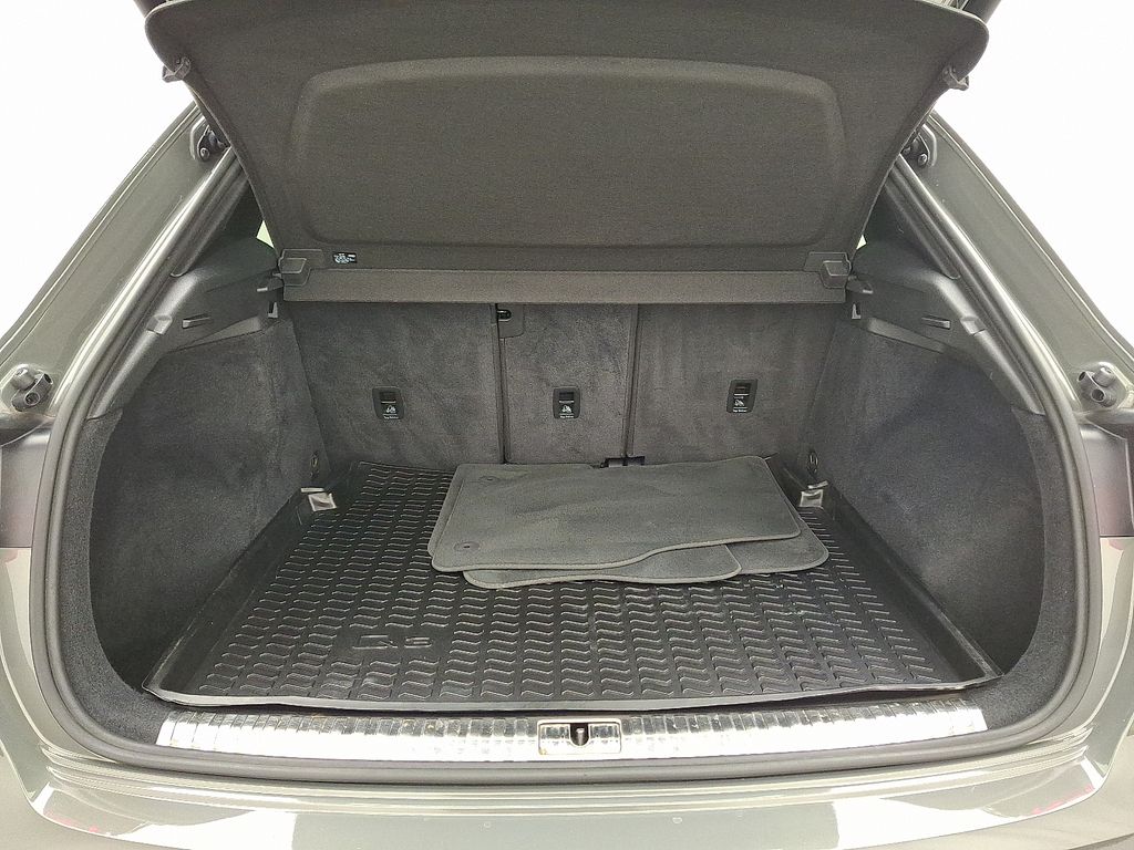 Thumbnail: 2023 Audi Q3 - 27