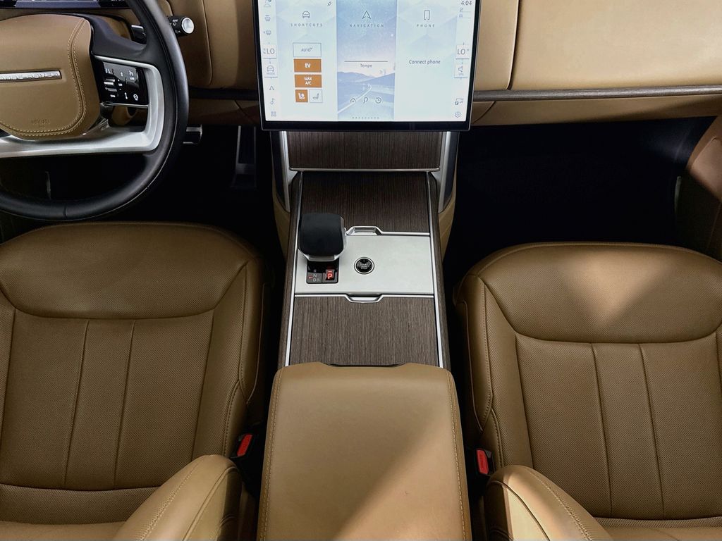 Thumbnail: 2025 Land Rover Range Rover - 16